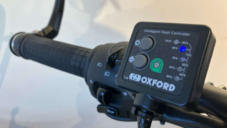 Royal Enfield Hntr 350 Rebel Red (23MY)